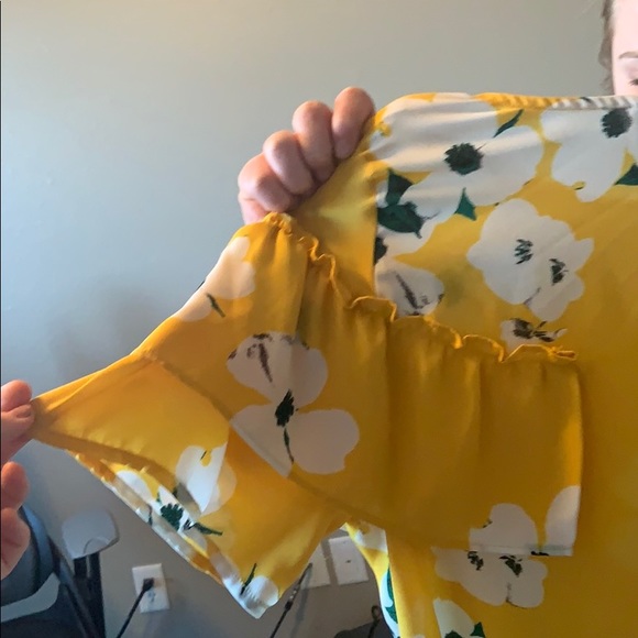 Large blouse, yellow floral - Picture 3 of 3